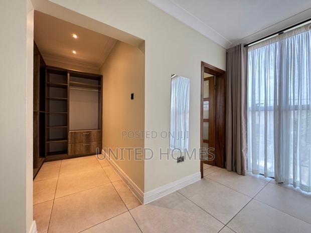 Furnished 4bdrm House in East Legon for sale · Photo 6