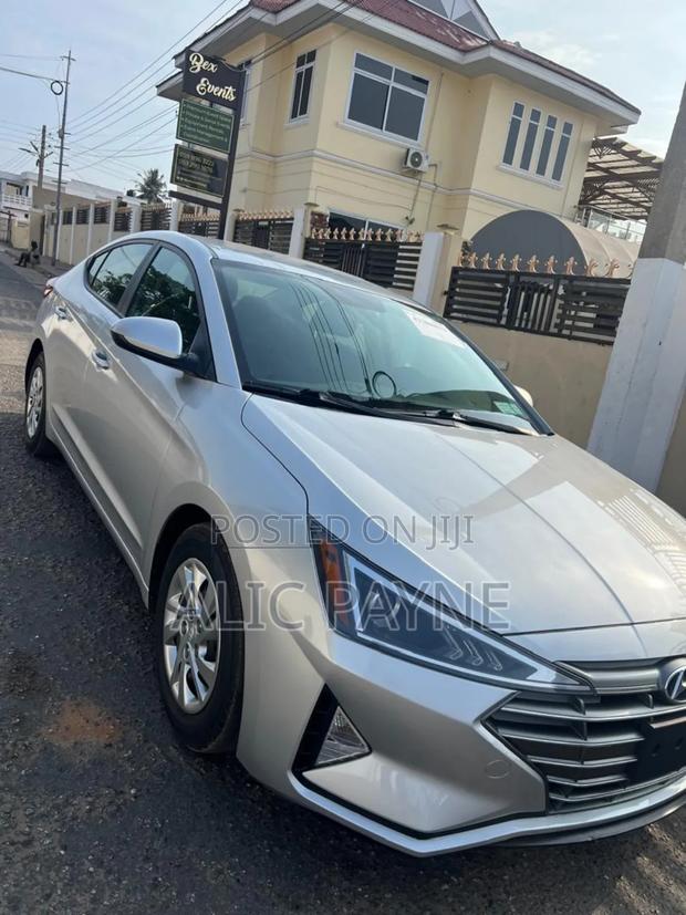 Hyundai Elantra SE 2019 Silver · Photo 5