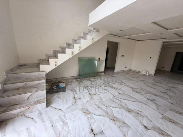 5bdrm House in Adenta for sale · Photo 4