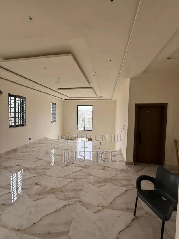 5bdrm House in Adenta for sale · Photo 6
