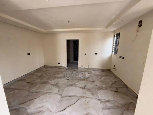 5bdrm House in Adenta for sale · Photo 7