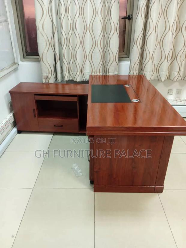 Executive Table For Sale · Photo 1