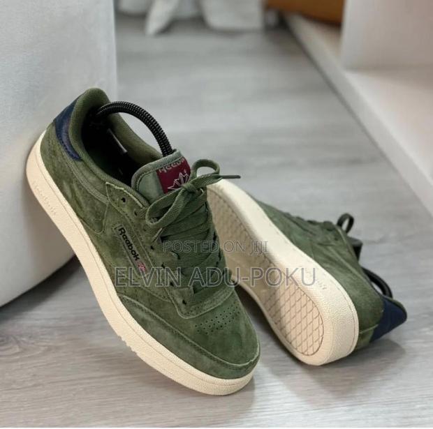 Reebok Classic Low “Olive Green” · Photo 3