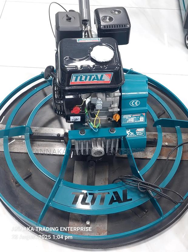 Petrol Power Trowel · Photo 1