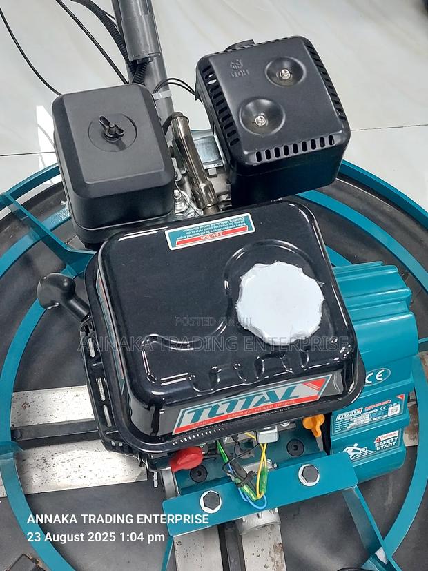 Petrol Power Trowel · Photo 3