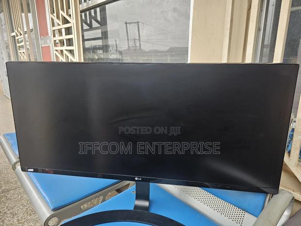 Lg 34 Inches Monitor · Photo 1