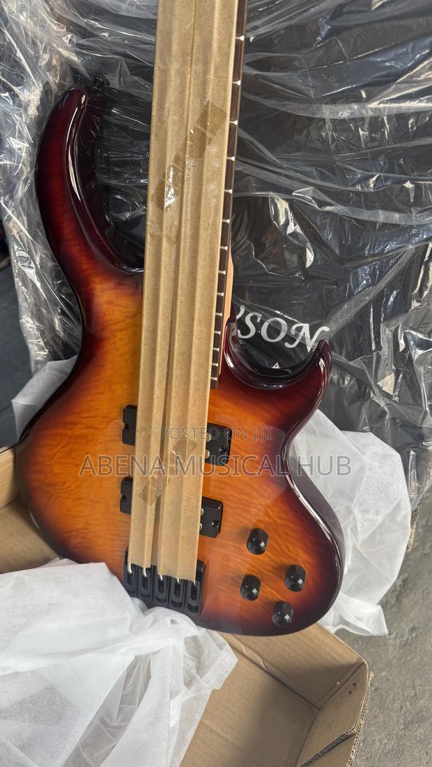 Gibson Active Bass Guitar · Photo 3