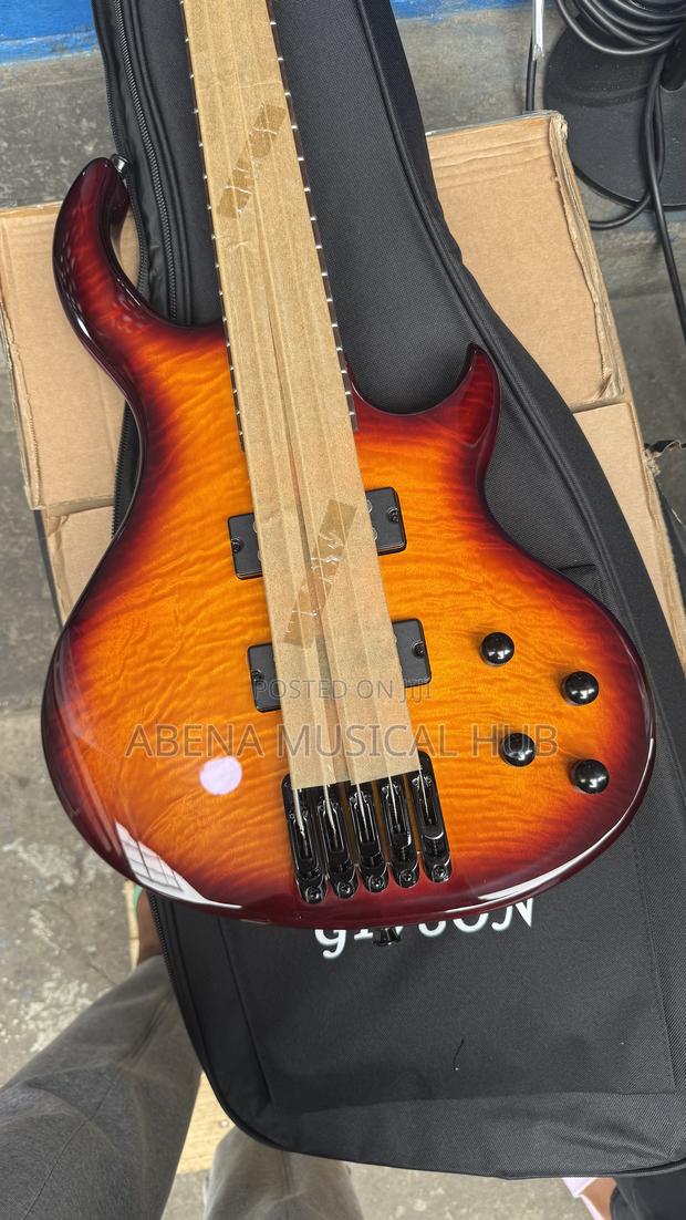 Gibson Active Bass Guitar · Photo 1