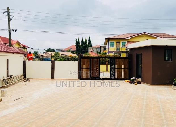 5bdrm House in Oyarifa for sale · Photo 4