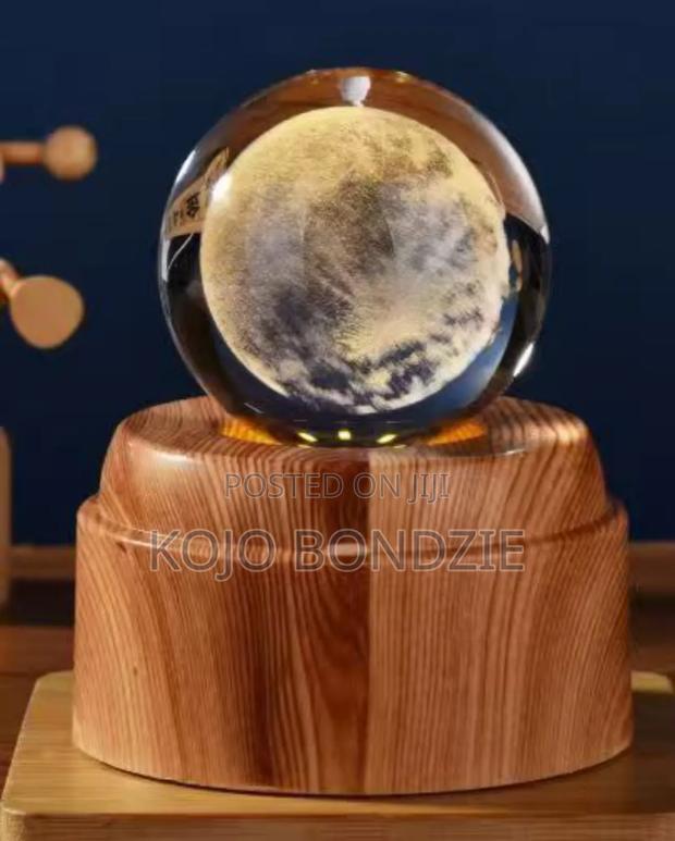 Crystal Ball Night Light (New Edition) · Photo 3