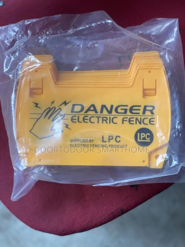 Electric Fence Warning Sign · Photo 1