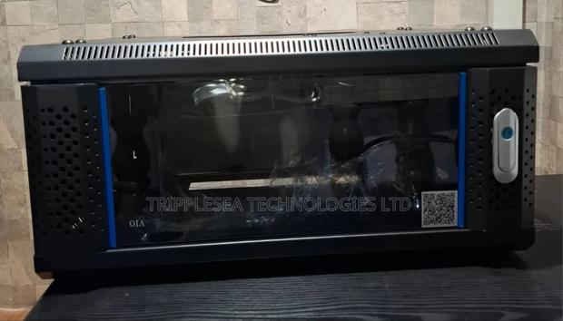 4u Cabinet Glass + Fan · Photo 2