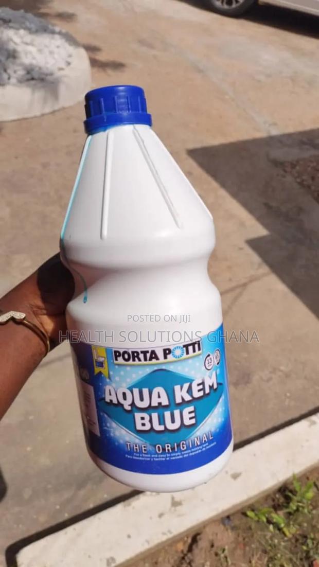Portable Toilet Chemicals Aqua Kem Blue and Pink · Photo 3
