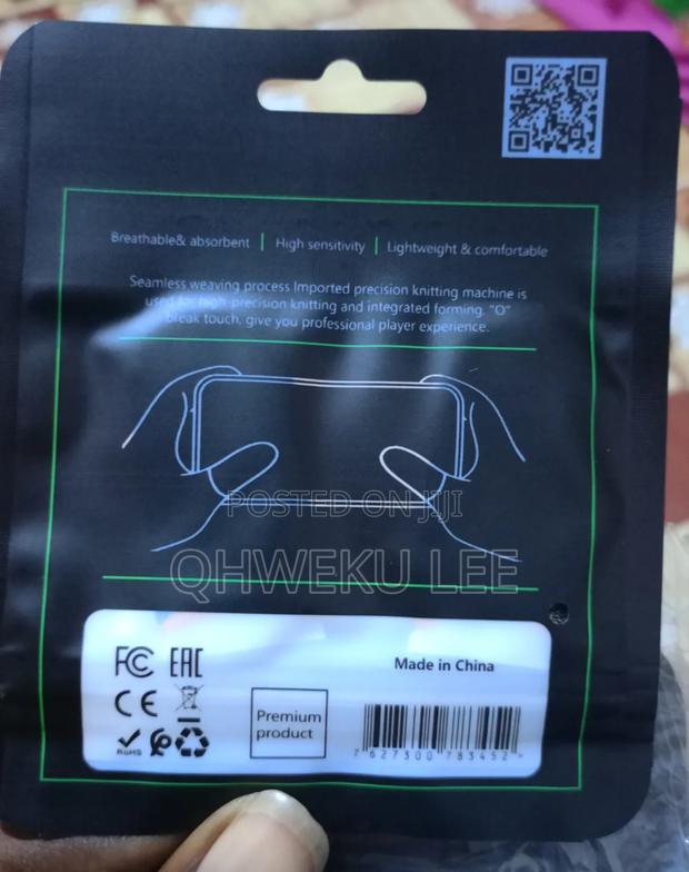 Gaming Finger Glove Sleeve · Photo 1