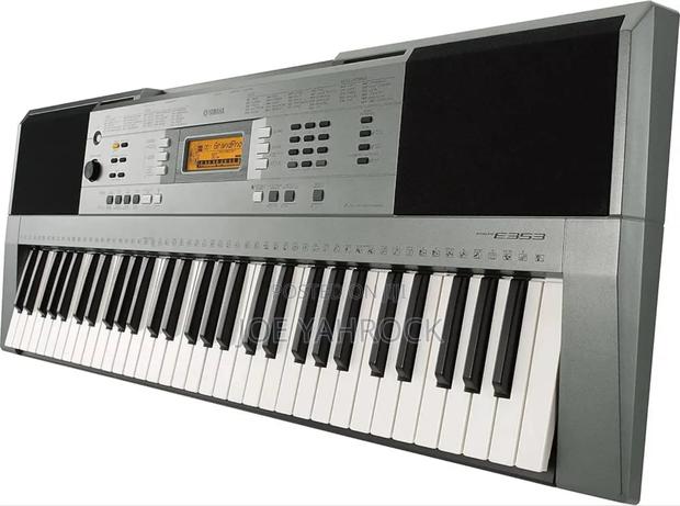 Piano Organ Yamaha PSR E353 Keyboard · Photo 1