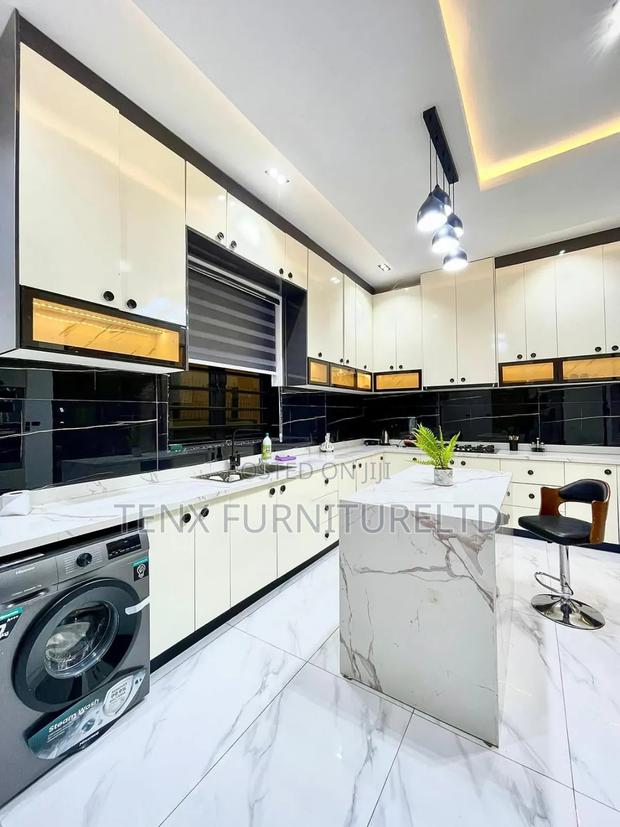Kitchen Unit Set (With Glass Doors) · Photo 1