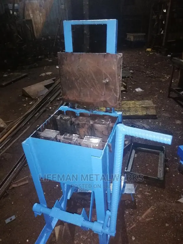 2 in 1 Manual Machine for Blocks(Old Type) · Photo 1