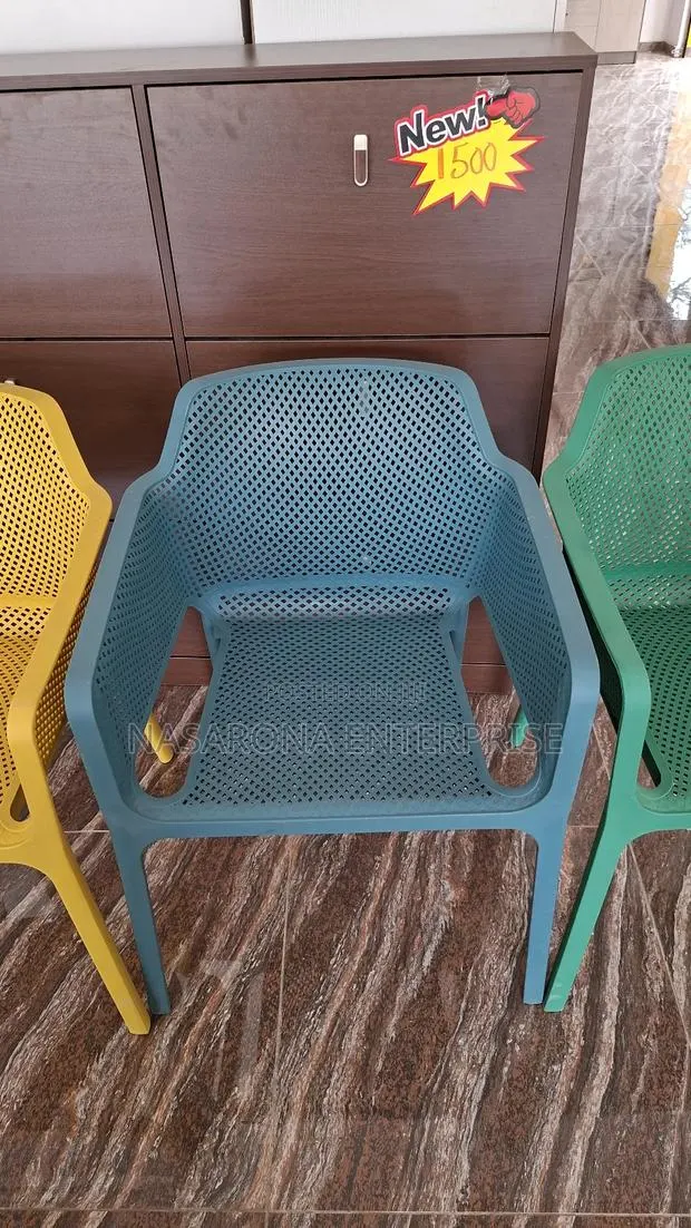 Plastic Chair No. 2 · Photo 1