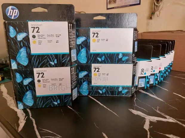 HP 72 Matte Black and Yellow Printhead · Photo 1