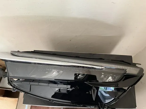 2025 Honda CRV Headlights · Photo 1