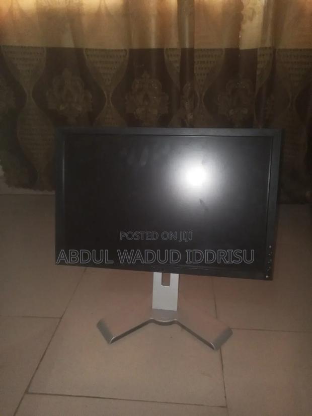 Desktop Computer Monitor · Photo 3