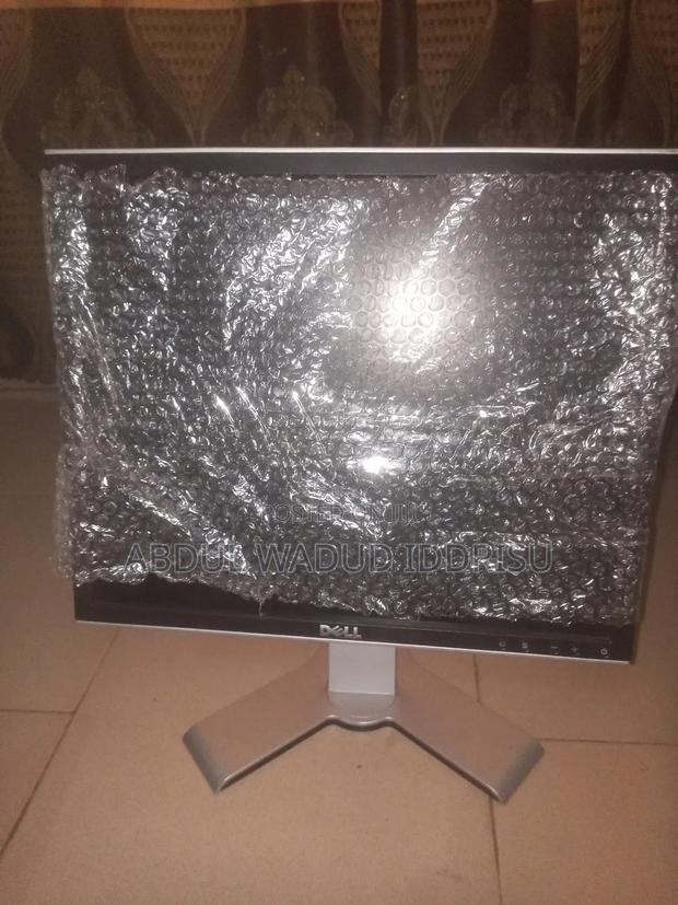 Desktop Computer Monitor · Photo 2