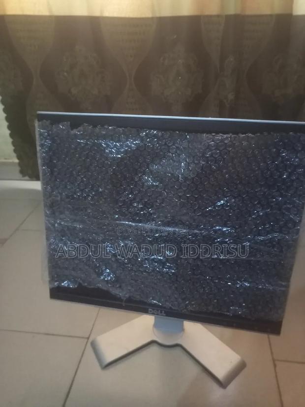 Desktop Computer Monitor · Photo 4