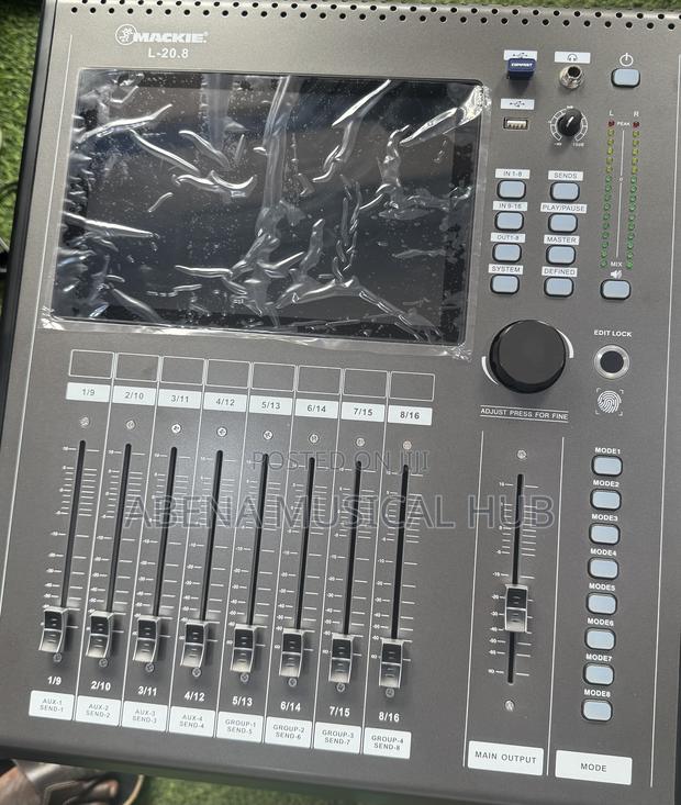 Mackie Digital Mixer Console 16 Channel · Photo 4