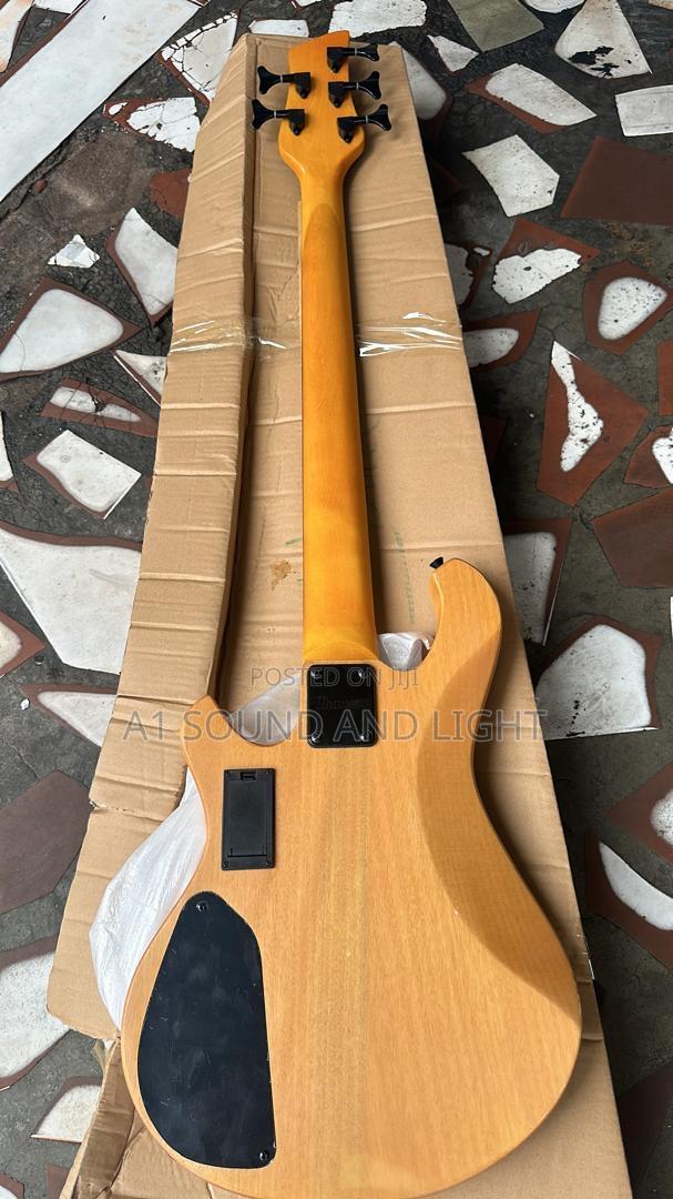 Ibanez Gio 5 Strings Active Bass Guitar [Log Grain Color ] · Photo 2