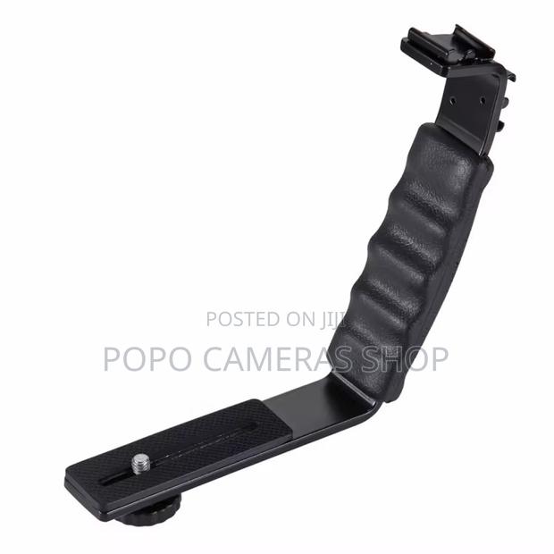 Dual Hotshoe L Shape Handheld Bracket · Photo 1