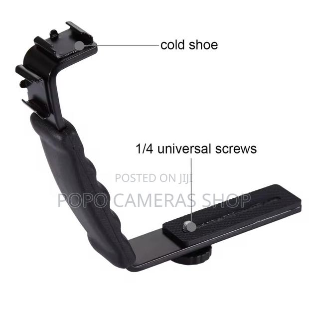 Dual Hotshoe L Shape Handheld Bracket · Photo 2
