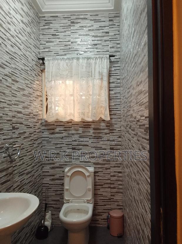 Two Bedroom House for Short · Photo 2