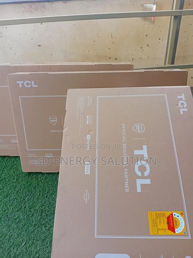 Official TCL 32inches Smart Ecstatic Tv · Photo 1