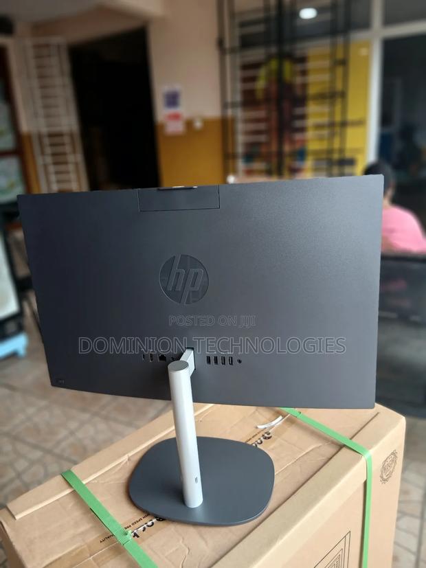 New HP ProOne 240 G10 All-in-One 8GB Intel Core i3 SSD 512GB · Photo 4