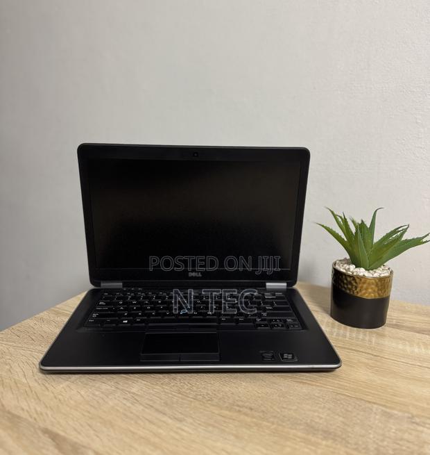 Laptop Dell Latitude E7450 8GB Intel Core I7 SSD 256GB · Photo 1