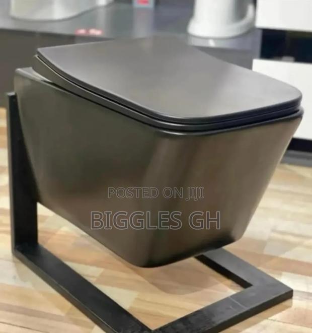 Black Concealed Wc · Photo 2