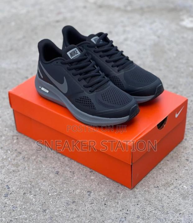 Nike Zoom Guide Runner Available