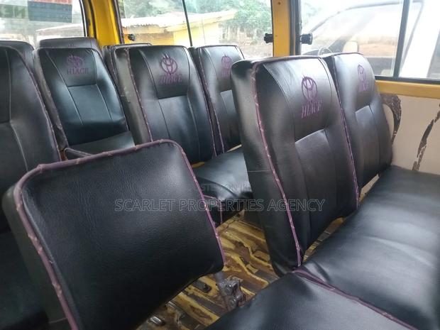 Toyota HiAce 2013 Orange · Photo 6