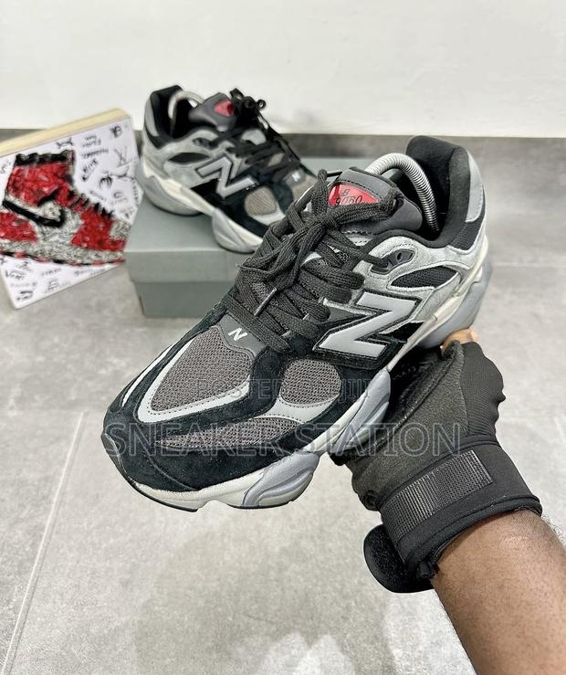 New Balance 9060 Sneaker · Photo 2