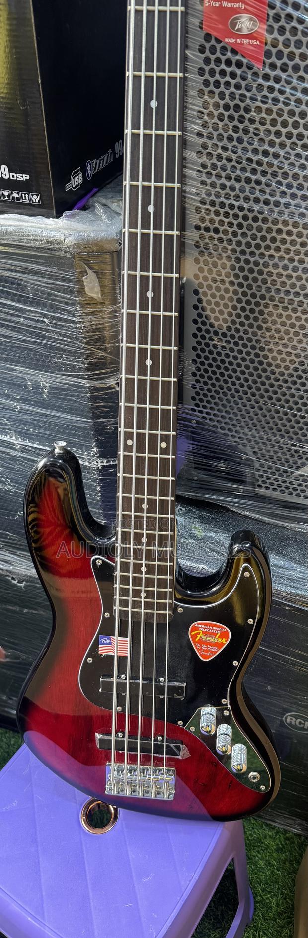Passive Bass Guitar · Photo 2