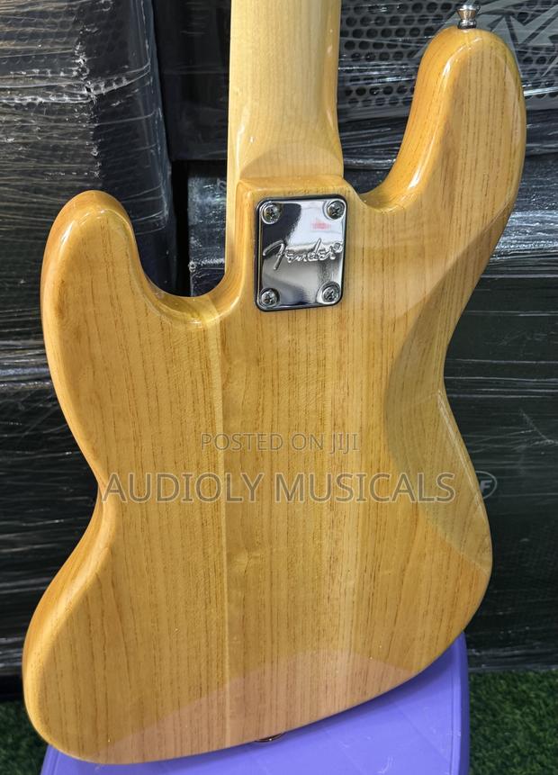 Fender Jazz Passive Bass Guitar Classic · Photo 2