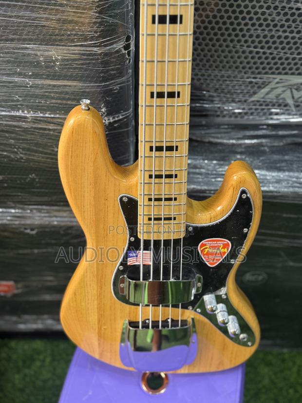 Fender Jazz Passive Bass Guitar Classic · Photo 1