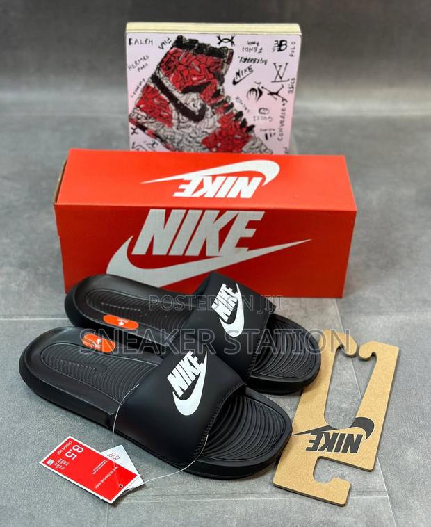 Nike Victori Unisex Slides Available · Photo 2