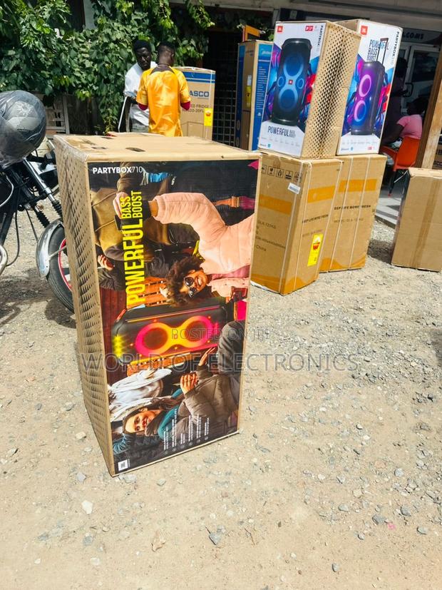 Durable Party Box 710 Bass JBL Portable Speaker · Photo 1