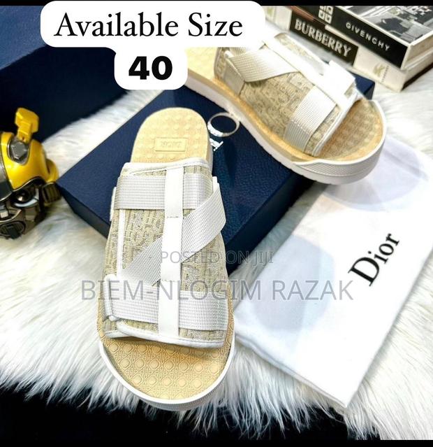 Bottega Vented, Dior N Versace Slides Available in Stock With Size · Photo 2