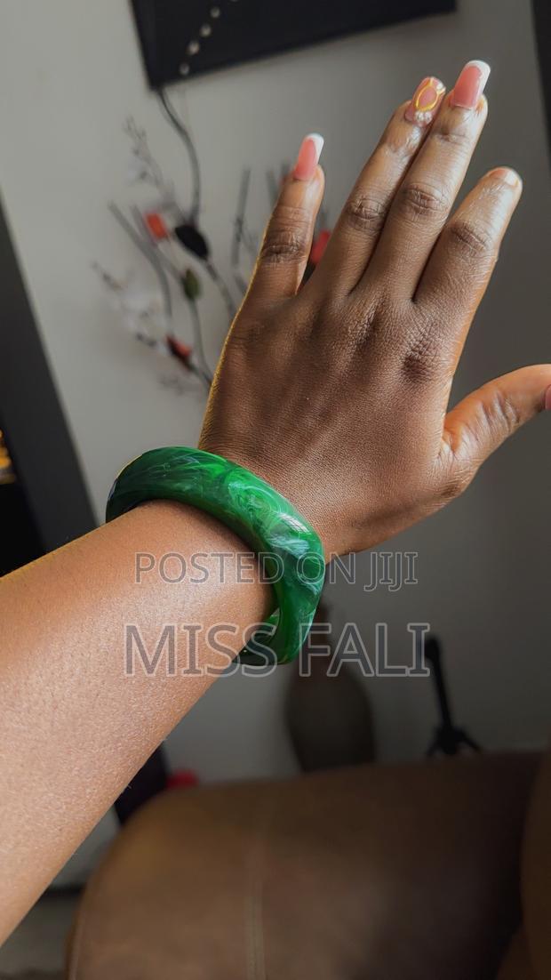 Light and Deep Green Resin Bangles · Photo 2