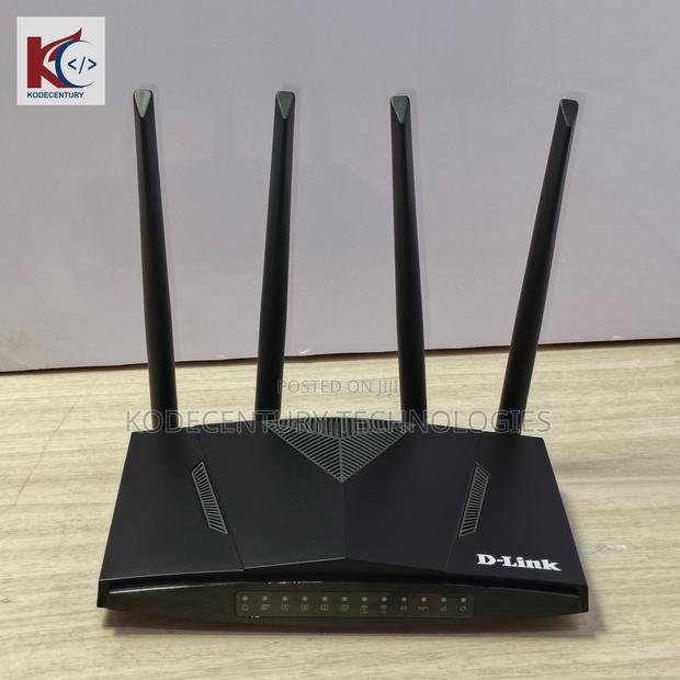 Universal Router · Photo 1