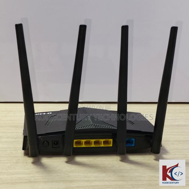Universal Router · Photo 2
