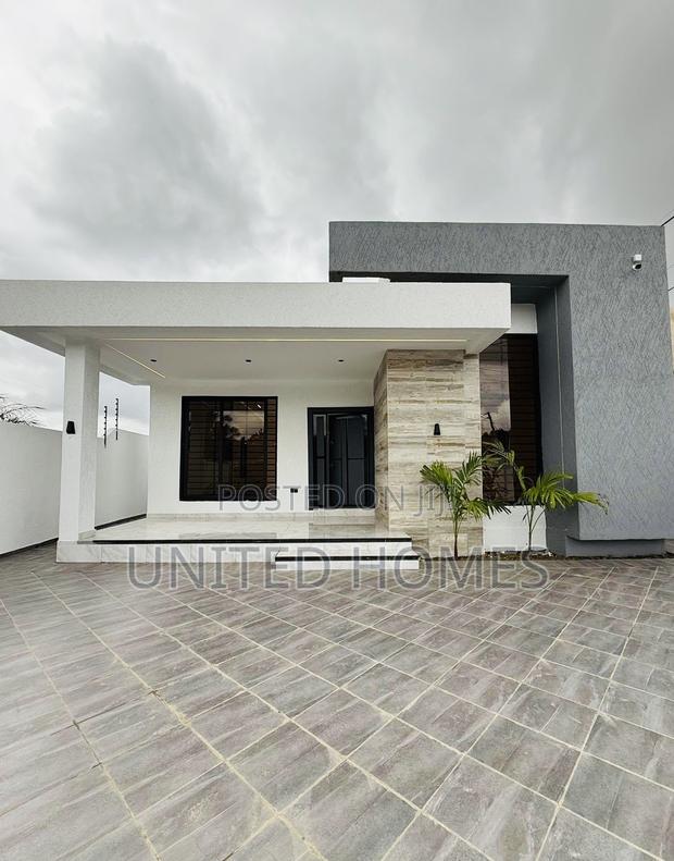 3bdrm House in Lake Side Estate for sale · Photo 1