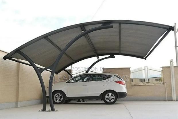 Strong Metal Sheet Carport · Photo 1